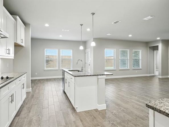 205  SYDNEY Lane , Mansfield Texas 76063