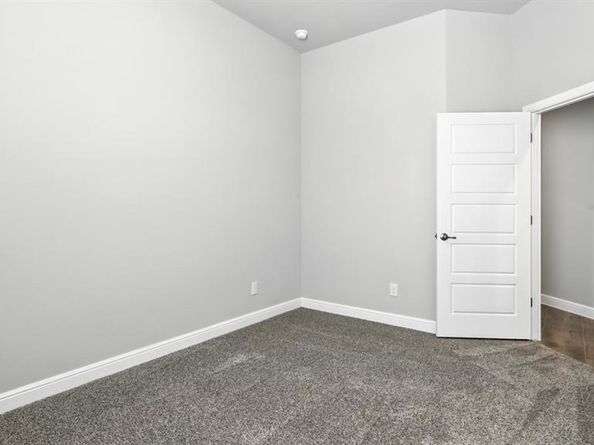 205  SYDNEY Lane , Mansfield Texas 76063