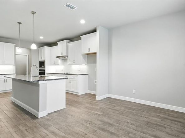 205  SYDNEY Lane , Mansfield Texas 76063