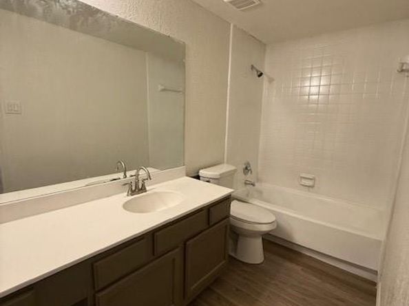 7126  Holly Hill Drive  304, Dallas Texas 75231