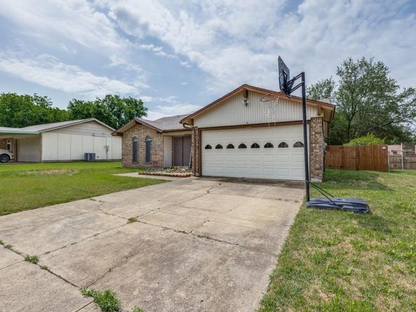 5612  Macrae Street , Haltom City Texas 76148