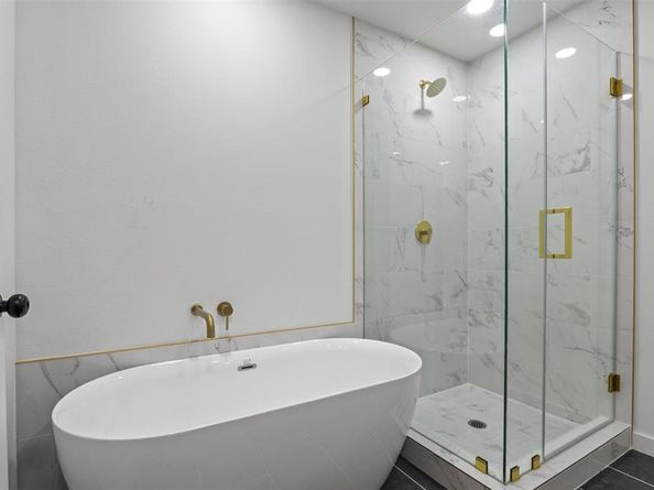 1037 E Richmond Avenue , Fort Worth Texas 76104