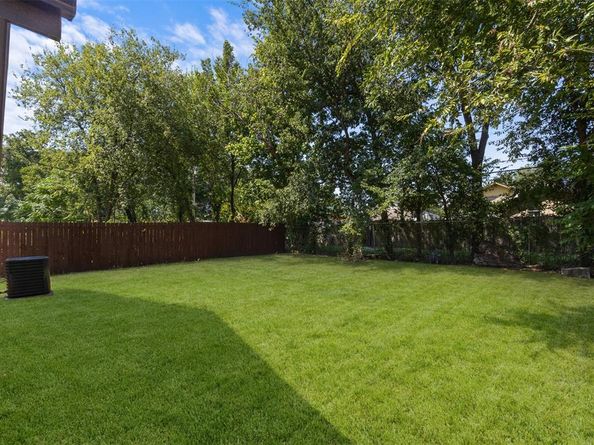 1037 E Richmond Avenue , Fort Worth Texas 76104