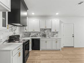 1037 E Richmond Avenue , Fort Worth Texas 76104