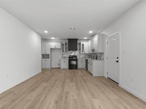 1037 E Richmond Avenue , Fort Worth Texas 76104