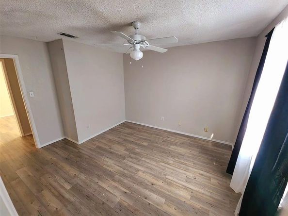 301  Ensenada Plaza , Dallas Texas 75211