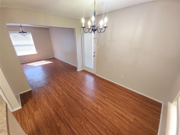 301  Ensenada Plaza , Dallas Texas 75211