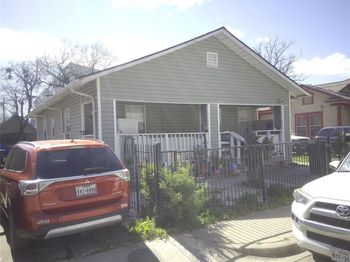 1515  HOLLY Avenue 