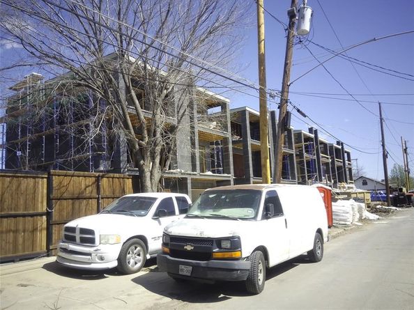 1515  HOLLY Avenue , Dallas Texas 75204