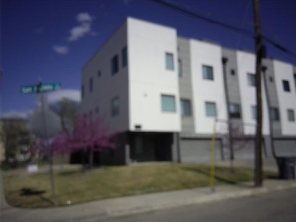 1515  HOLLY Avenue , Dallas Texas 75204