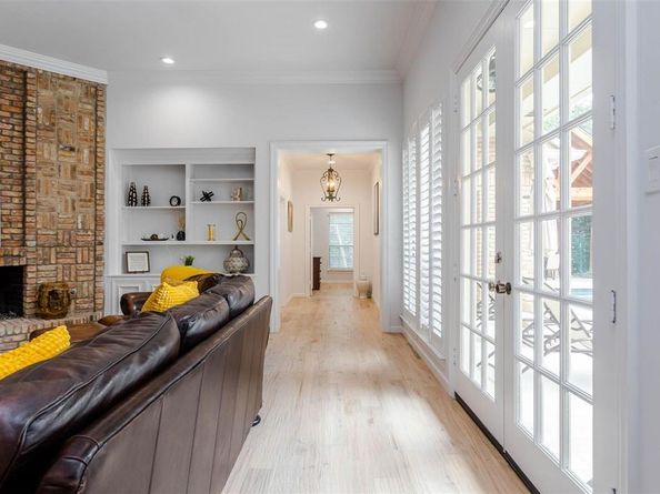 11712  Forest Court , Dallas Texas 75230