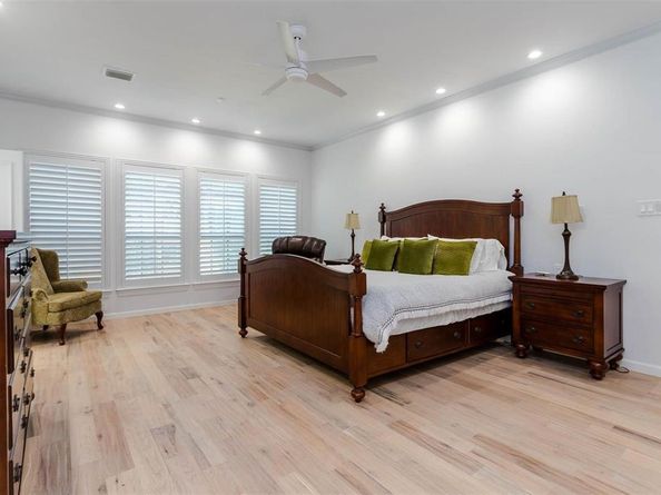 11712  Forest Court , Dallas Texas 75230