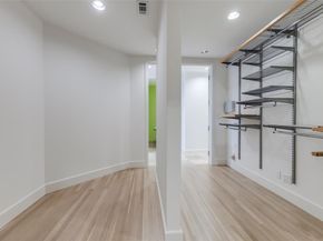 1505  Elm Street  1004, Dallas Texas 75201