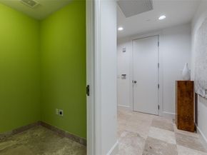 1505  Elm Street  1004, Dallas Texas 75201