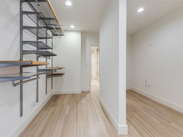 1505  Elm Street  1004, Dallas Texas 75201