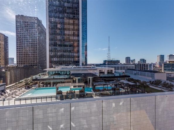 1505  Elm Street  1004, Dallas Texas 75201