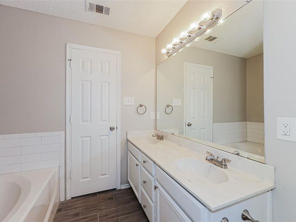 304  Meadow Street , Saginaw Texas 76179