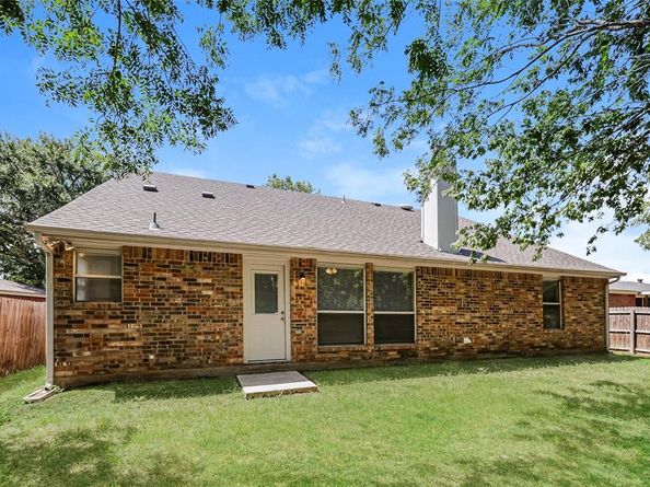 304  Meadow Street , Saginaw Texas 76179