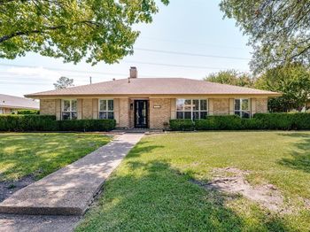 1002 E Spring Valley Road 