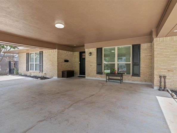 2719 N Surrey Drive , Carrollton Texas 75006