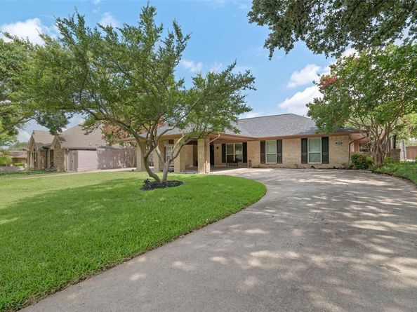 2719 N Surrey Drive , Carrollton Texas 75006