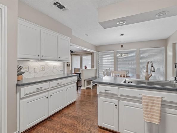 2719 N Surrey Drive , Carrollton Texas 75006