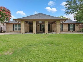 2719 N Surrey Drive , Carrollton Texas 75006