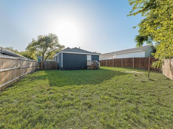 1101  Freeman Street , Fort Worth Texas 76104