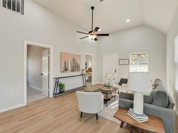1101  Freeman Street , Fort Worth Texas 76104