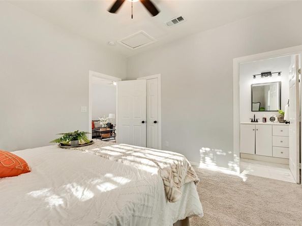 1101  Freeman Street , Fort Worth Texas 76104