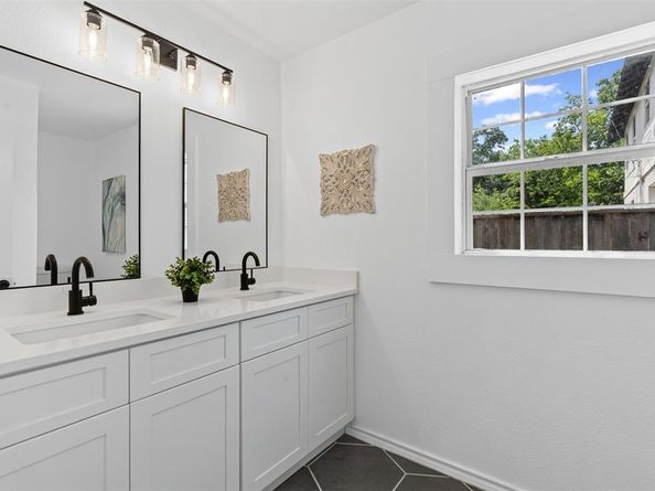 2126  Idaho Avenue , Dallas Texas 75216
