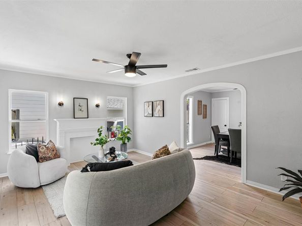 2126  Idaho Avenue , Dallas Texas 75216