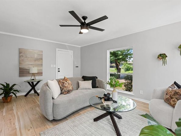 2126  Idaho Avenue , Dallas Texas 75216