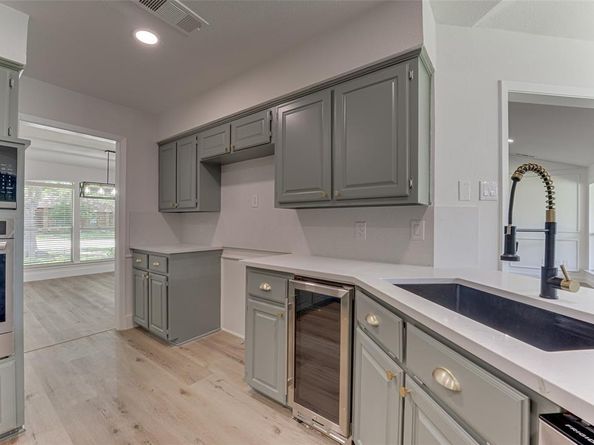 1822  Westshore Drive , Garland Texas 75043
