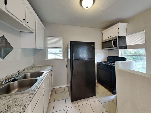 2911  Ryan Avenue , Fort Worth Texas 76110