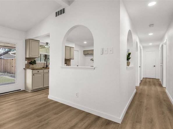 1390  Dogwood Trail , Lewisville Texas 75067