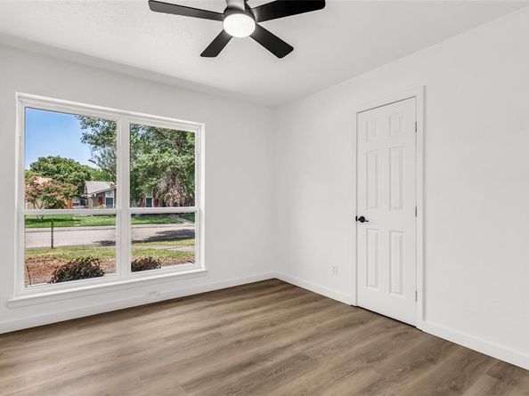 1390  Dogwood Trail , Lewisville Texas 75067