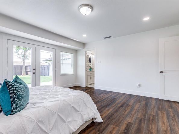 3906  Ridgeoak Way , Farmers Branch Texas 75244