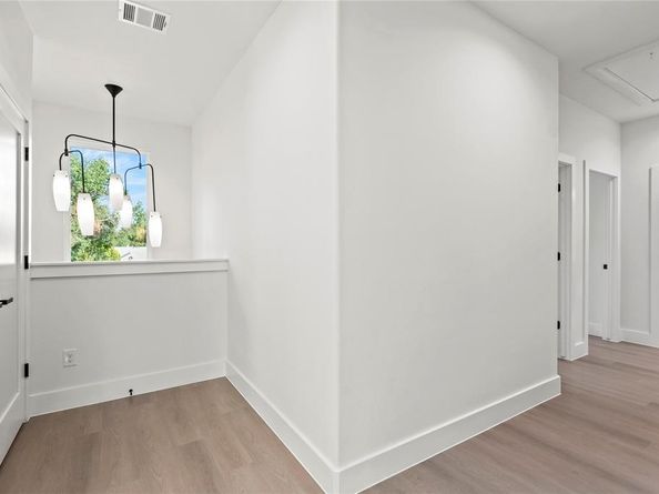 2219 W Lovers Lane , Dallas Texas 75235
