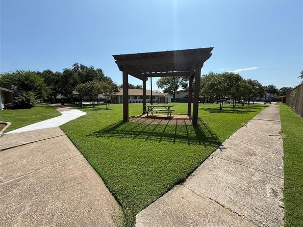 708  Baruna Circle , Garland Texas 75043