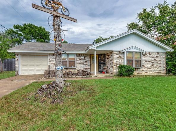 101  Gordon Drive , Azle Texas 76020