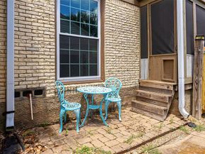 2610  Aster Street , Dallas Texas 75211
