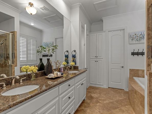 2248  Forest Hollow Park , Dallas Texas 75228