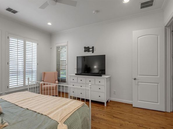 2248  Forest Hollow Park , Dallas Texas 75228