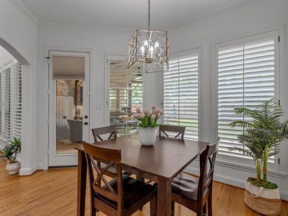2248  Forest Hollow Park , Dallas Texas 75228