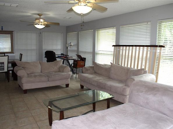 924  Thistle Ridge Lane , Arlington Texas 76017