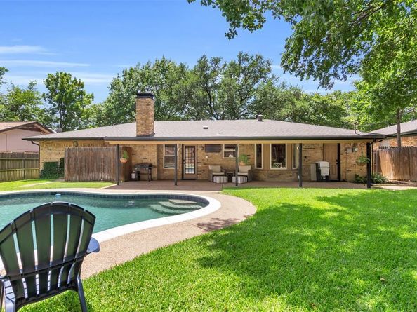2212  Hurstview Drive , Hurst Texas 76054
