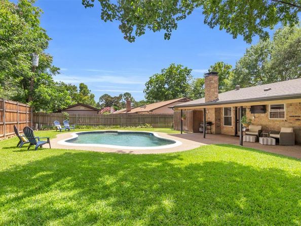2212  Hurstview Drive , Hurst Texas 76054