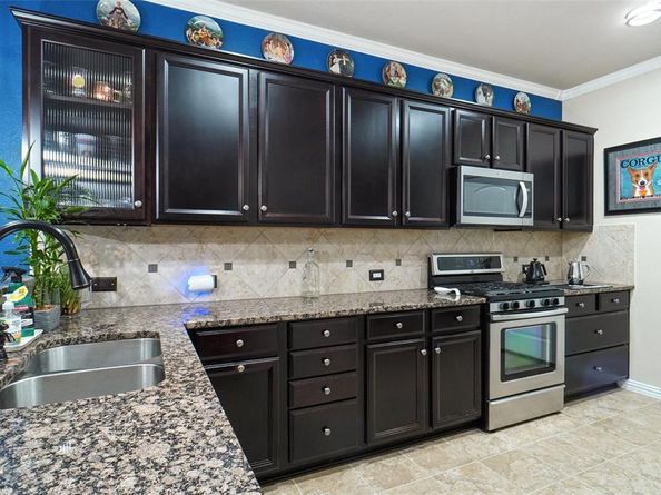 379  Teague Drive , Lewisville Texas 75067