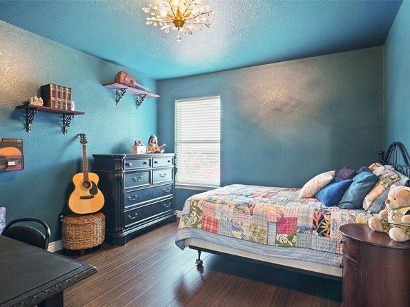 379  Teague Drive , Lewisville Texas 75067